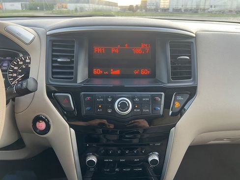 Used 2014 Nissan Pathfinder S image 20