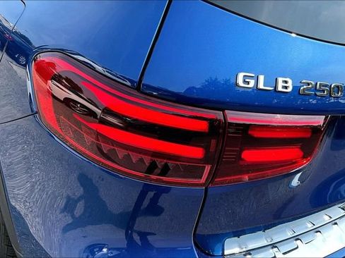 Used 2026 Mercedes-Benz GLB 250 4MATIC image 25