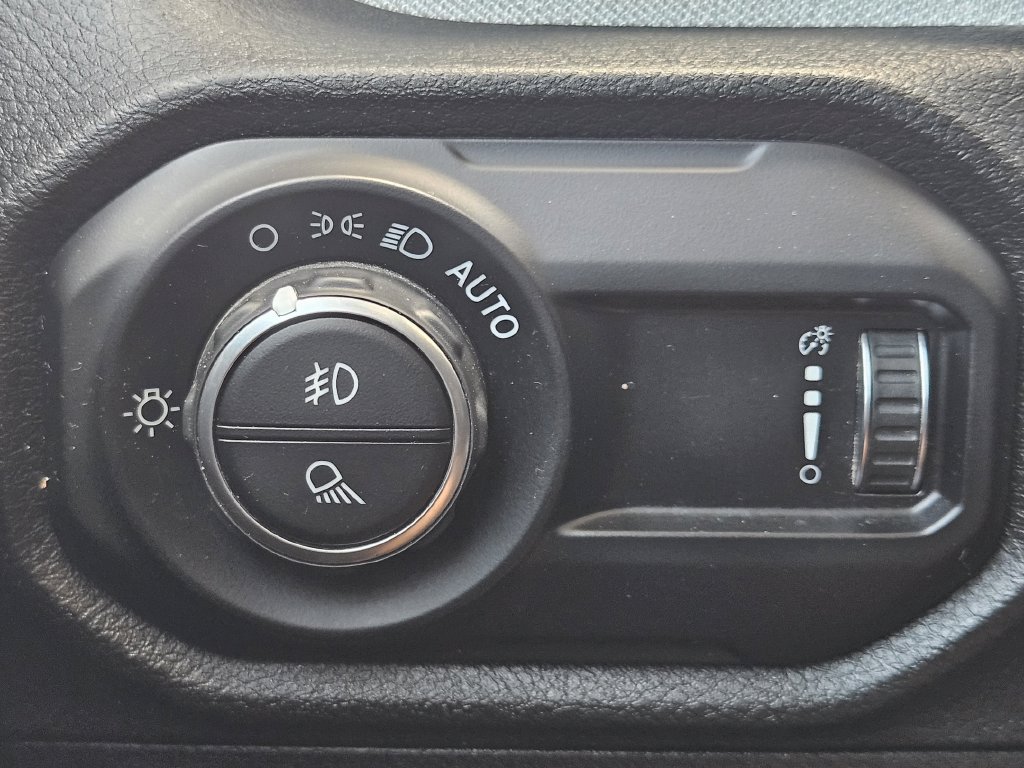 Used 2025 Jeep Gladiator Sport AWD/4WD image 22