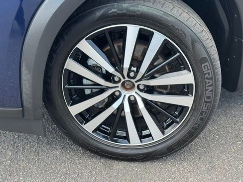 Used 2023 Nissan Pathfinder Platinum AWD/4WD image 11