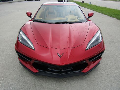 Used 2023 Chevrolet Corvette Stingray Premium Cpe w/ Z51 Performance Package RWD image 2