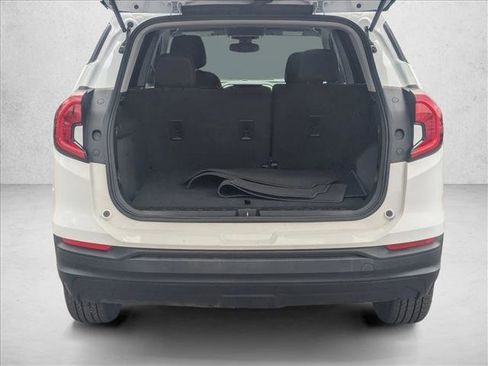 Used 2024 GMC Terrain SLE image 6