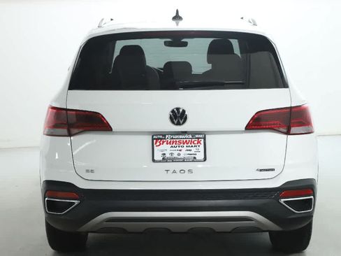 Used 2024 Volkswagen Taos SE AWD/4WD image 43