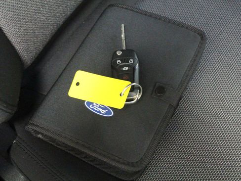 Used 2022 Ford Transit Connect XL image 22