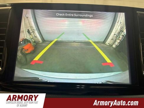 Used 2024 Chrysler Pacifica Touring-L image 18