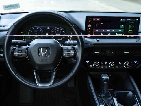Used 2023 Honda Accord Touring image 18