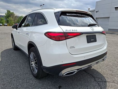 Used 2025 Mercedes-Benz GLC 300 4MATIC image 8