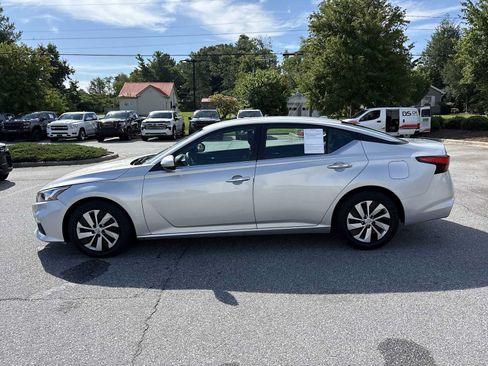 Used 2020 Nissan Altima 2.5 S FWD image 9