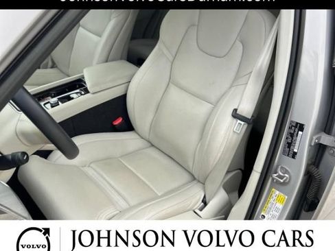 Used 2023 Volvo XC60 B5 Ultimate FWD image 8