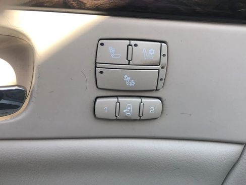 Used 2008 Cadillac DTS image 22