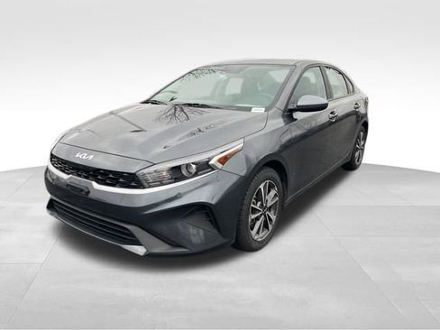 Certified 2023 Kia Forte LXS image 4