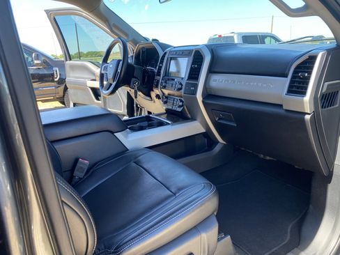 Used 2019 Ford F250 Lariat w/ Lariat Value Package image 15