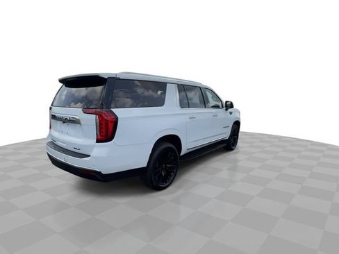 Certified 2023 GMC Yukon XL SLT w/ SLT Premium Package AWD/4WD image 8