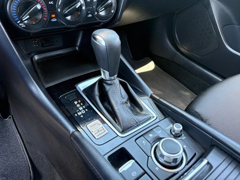 Used 2017 MAZDA MAZDA3 Sport FWD image 15
