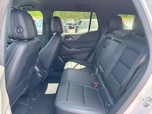 New 2026 Chevrolet Equinox LT w/ Convenience Package II AWD/4WD image 9