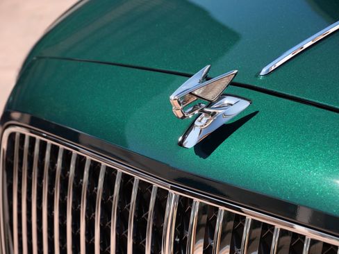 Used 2024 Bentley Flying Spur Azure image 10