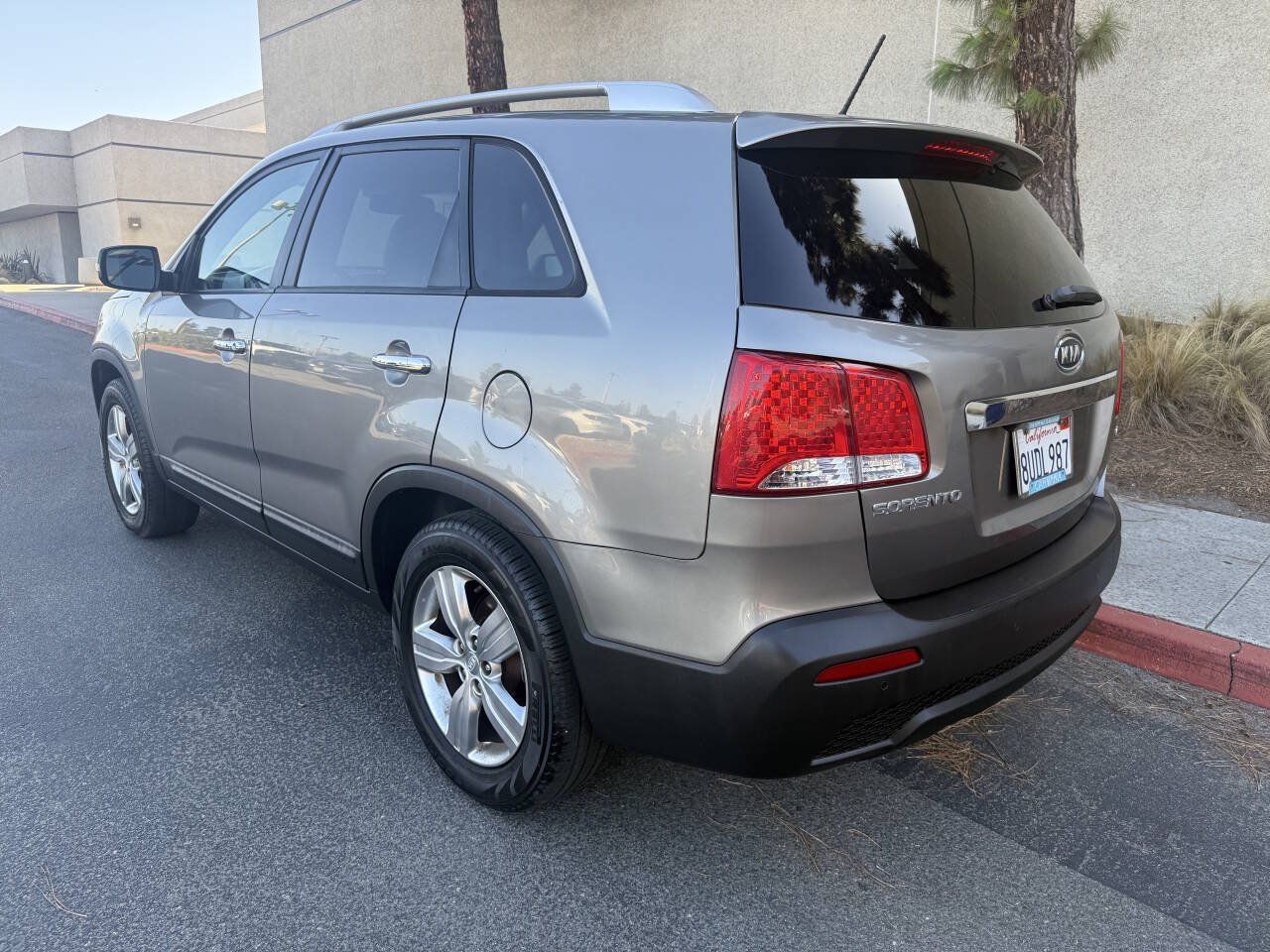 Used 2013 Kia Sorento EX w/ Premium Plus Pkg FWD image 5