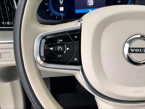 Used 2023 Volvo XC60 B5 Ultimate w/ Climate Package image 27