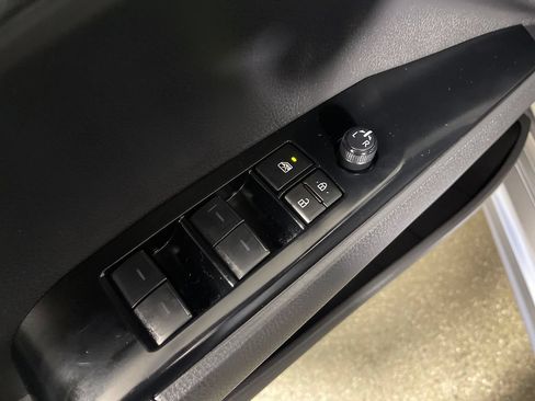 Used 2025 Toyota Camry SE FWD image 16