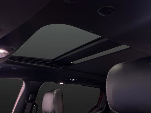 Used 2025 Chrysler Pacifica Limited image 12