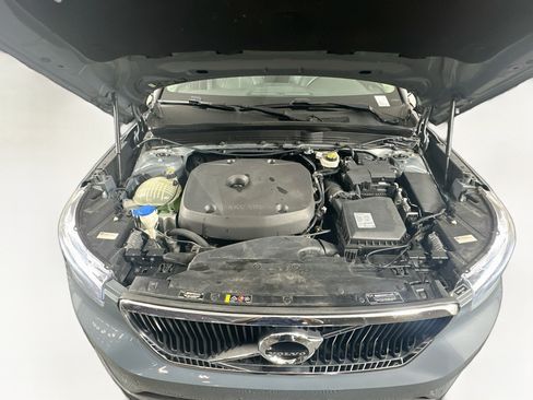 Used 2020 Volvo XC40 T4 Momentum FWD image 31