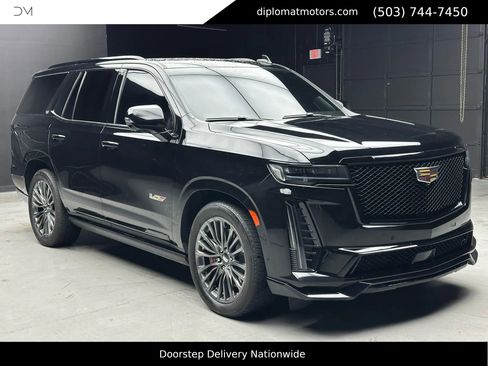 Used 2023 Cadillac Escalade V image 9
