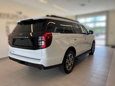 Certified 2025 Ford Expedition Active AWD/4WD image 3