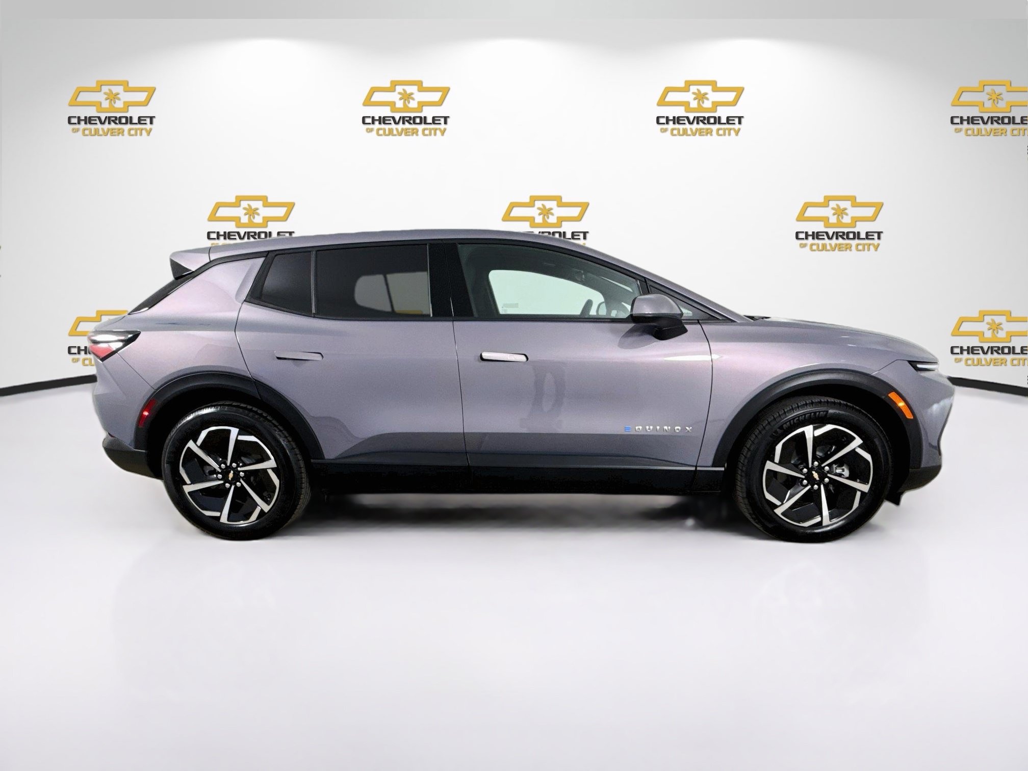 Used 2026 Chevrolet Equinox EV LT FWD image 9