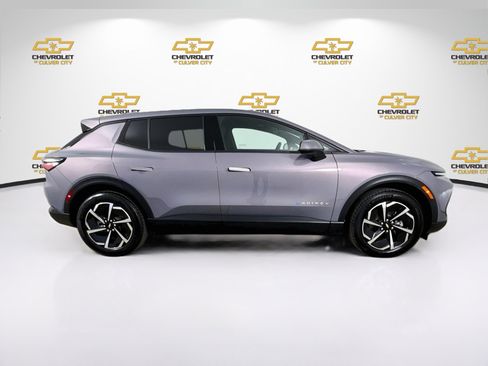 Used 2026 Chevrolet Equinox EV LT FWD image 9