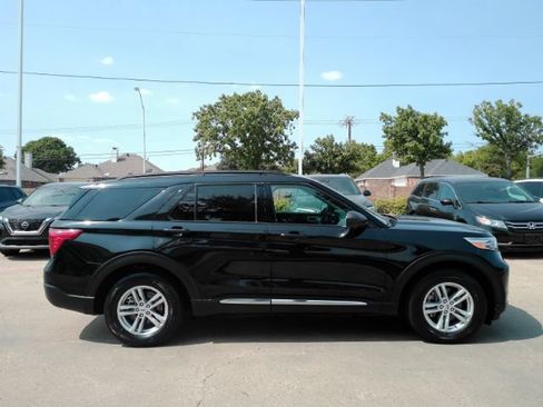 Used 2023 Ford Explorer XLT RWD image 5