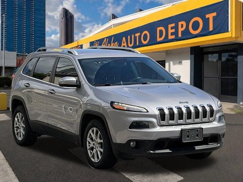 Used 2018 Jeep Cherokee Latitude Plus FWD image 6