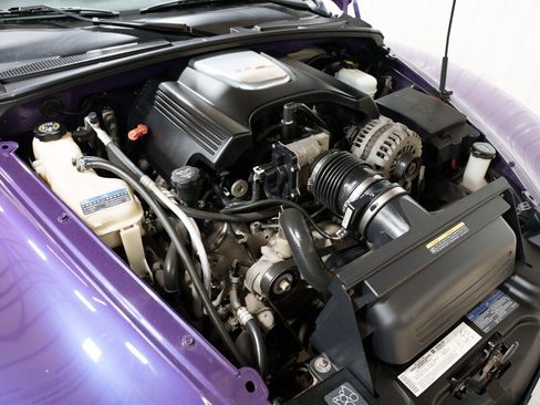 Used 2004 Chevrolet SSR w/ Preferred Equipment Group RWD image 27