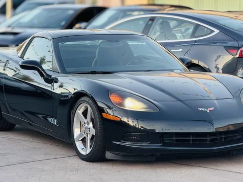Used 2005 Chevrolet Corvette Coupe w/ Preferred Equipment Group image 4