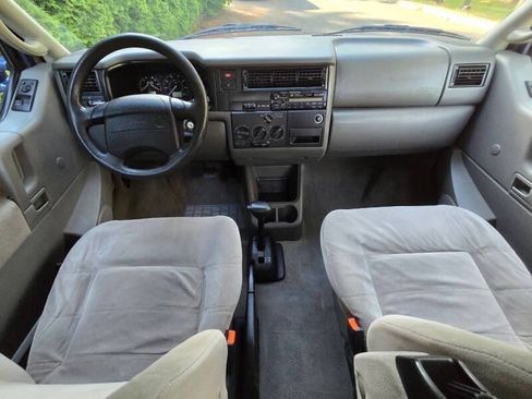 Used 1999 Volkswagen Eurovan MV FWD image 17