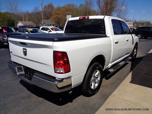 Used 2021 RAM 1500 Classic SLT RWD image 3