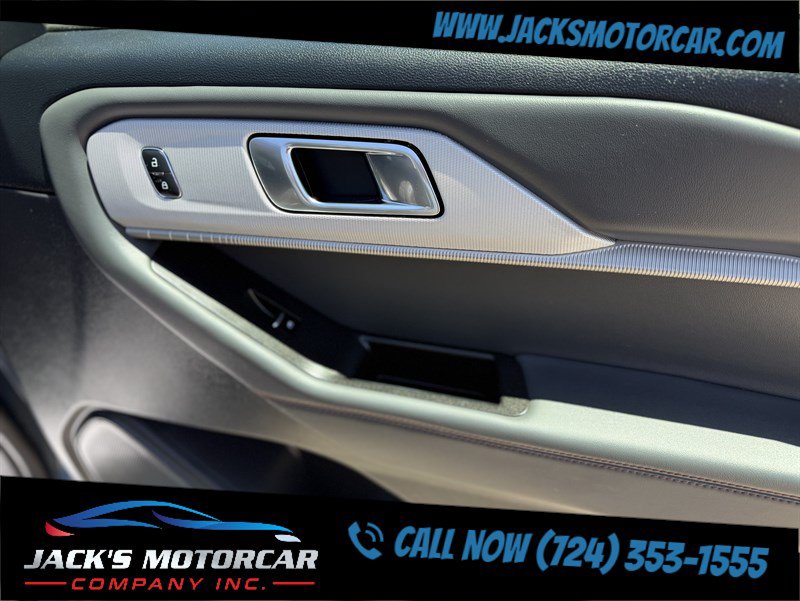 Used 2025 Ford Explorer Active w/ Active Comfort Package AWD/4WD image 22
