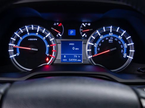 Used 2019 Toyota 4Runner TRD Off-Road Premium AWD/4WD image 25