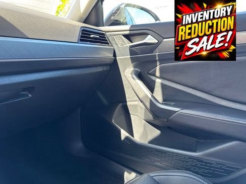 Used 2024 Volkswagen Jetta SE FWD image 25