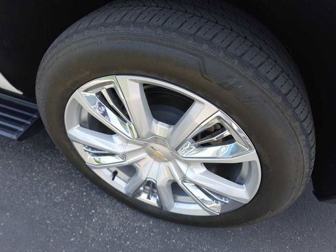Used 2024 Chevrolet Suburban High Country AWD/4WD image 36