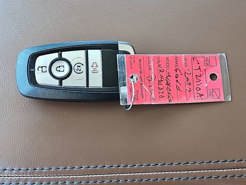 Used 2022 Ford Maverick Lariat w/ Lariat Luxury Package FWD image 39