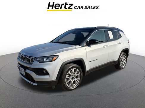 Used 2025 Jeep Compass Limited image 1