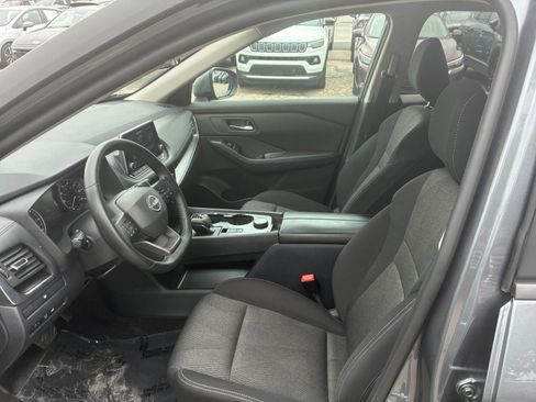 Used 2025 Nissan Rogue SV AWD/4WD image 22