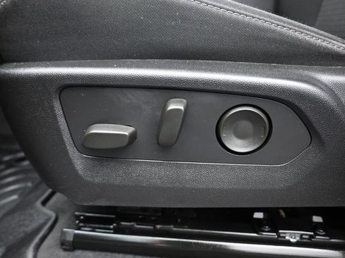 Used 2023 Chevrolet Colorado LT w/ LT Convenience Package II image 12