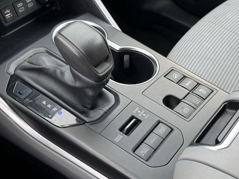 Used 2023 Toyota Highlander L image 30