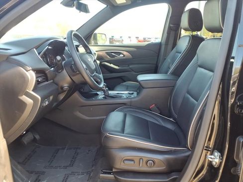 Used 2023 Chevrolet Traverse Premier AWD/4WD image 12