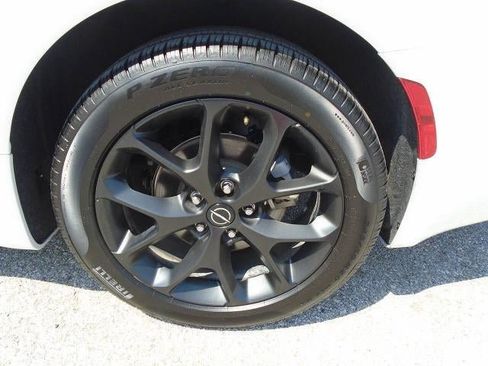 Used 2025 Chrysler Pacifica Limited FWD image 35