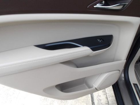 Used 2014 Cadillac SRX Luxury w/ Driver Awareness Package FWD image 16