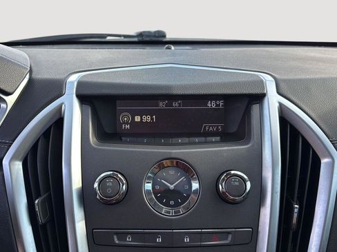 Used 2011 Cadillac SRX Luxury image 16