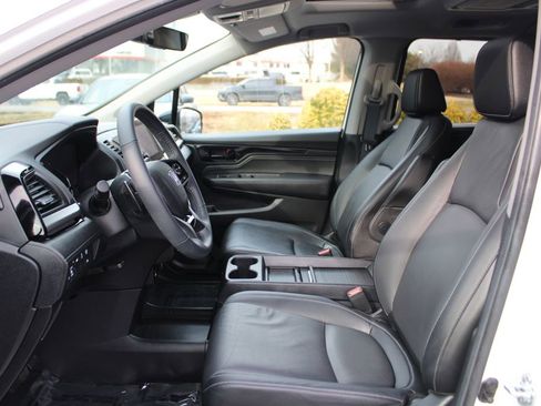 Used 2024 Honda Odyssey Touring image 11
