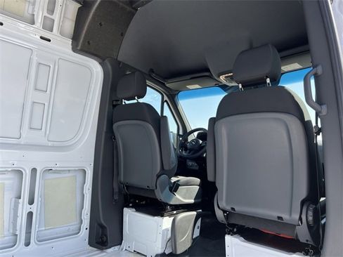 New 2024 Mercedes-Benz Sprinter 144 Cargo image 32